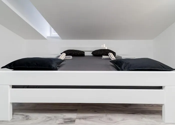 Apartment Center Mayess Aparment *