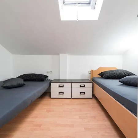 Center Mayess Aparment * זאדאר