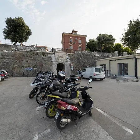 Center Mayess Aparment Appartamento