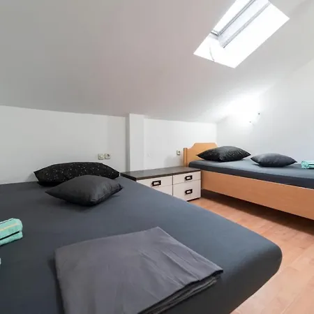 Center Mayess Aparment * זאדאר