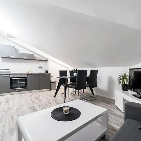 Center Mayess Aparment זאדאר